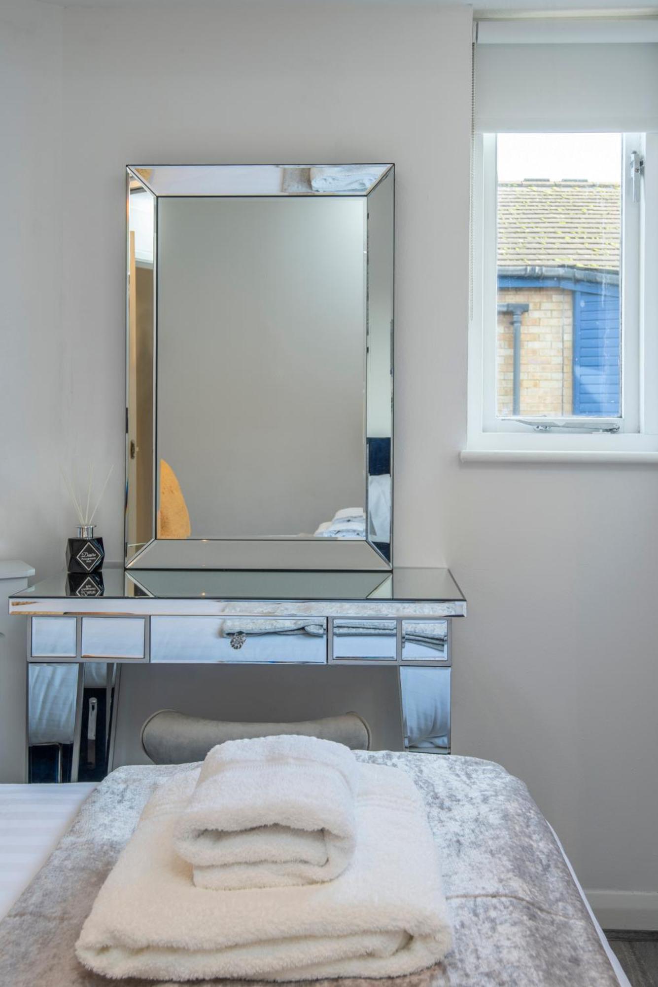 2 Bed Town House With Garden In Hackney, London Apartment Exterior photo
